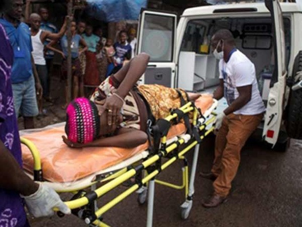 A woman being taken away on a stretcher after contracting Ebola virus in Kinshasa, DR Congo (File photo)