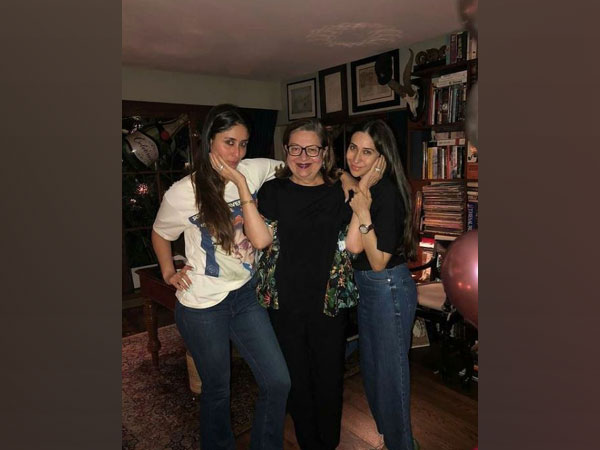 Kareena Kapoor Khan and Karisma Kapoor with mother Babita Kapoor (Image source: Instagram)