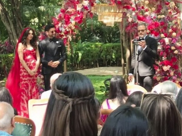 Farhan Akhtar and Shibani Dandekar at their wedding ceremony (Image source: Instagram)