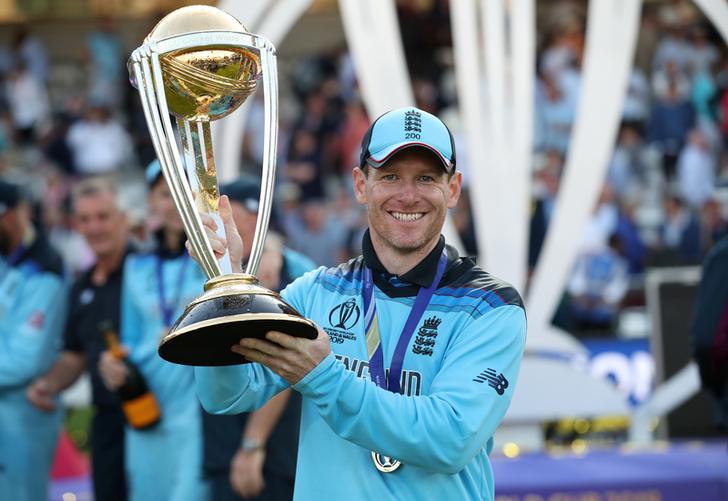 England skipper Eoin Morgan with World Cup trophy.