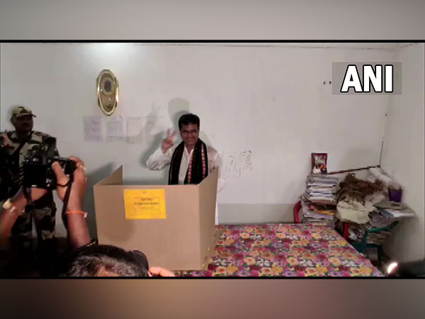 CM Manik Saha casts his vote at a polling station in Town Bordowali assembly constituency.