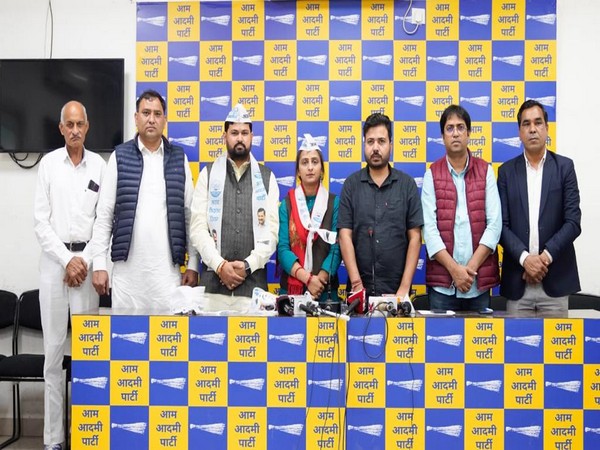 BJP's Priya Chaudhary and Congress' Pawan Sharma join AAP today.