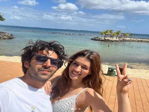 Kartik Aaryan, Kriti Sanon (Image source: Instagram)
