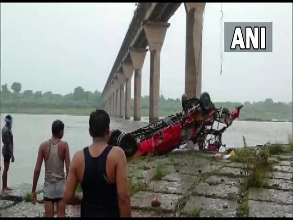 Visual from the site of the bus accident in Madhya Pradesh Photo/ANI)