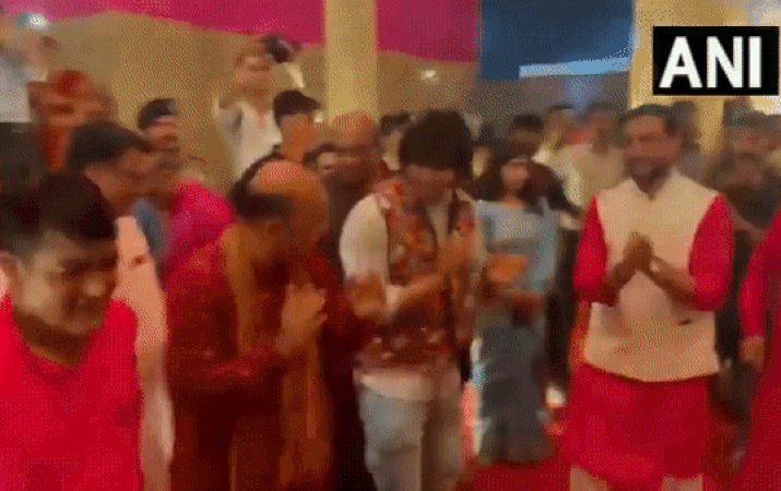 Neeraj Chopra doing Garba. (Photo- ANI)