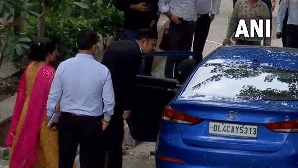 Actor Nora Fatehi arriving at Delhi Police EOW office at Mandir Marg (Photo/ANI)