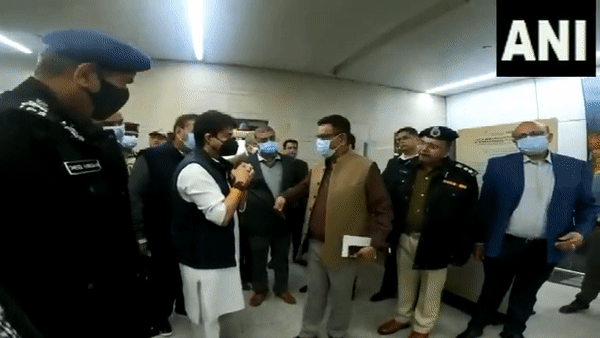 Union Minister Jyotiraditya Scindia during his surprise visit (Photo/ANI)