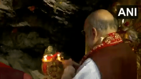 Union Home Minister Amit Shah offering prayers at Vaishno Devi temple in Jammu (Photo/ANI)