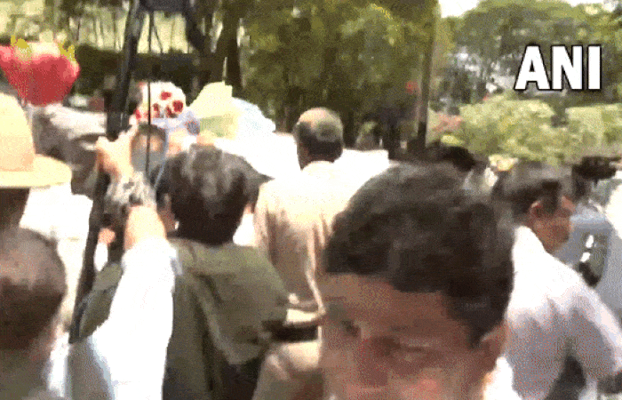 Former Karnataka chief minister Siddaramiah leaves for Delhi (Photo/ANI)