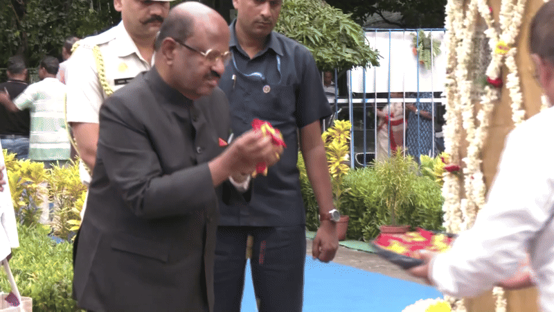 West Bengal Governor CV Ananda Bose offers floral tribute to Mahatma Gandhi on 156th birth anniversary (Photo/ANI) West Bengal Governor CV Ananda Bose offers floral tribute to Mahatma Gandhi on 156th birth anniversary (Photo/ANI)