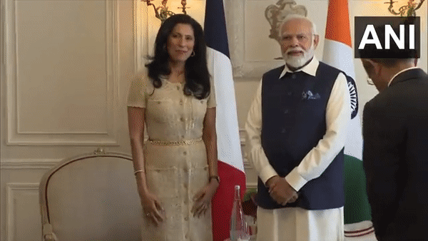 PM Narendra Modi meets thought leaders in Paris, France. (Photo/ANI)