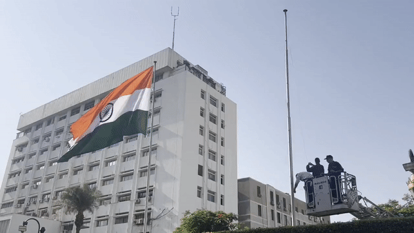 Egypt hoists tricolour ahead of PM Modi's roundtable meeting with his Egyptian counterpart (Photo/ANI)