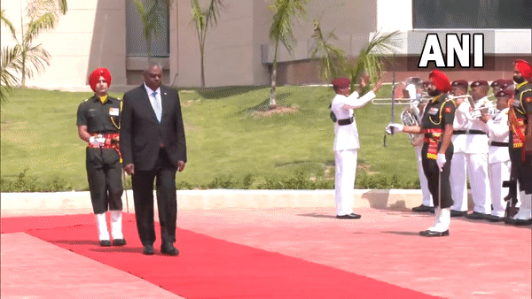 US Defence Secretary Lloyd Austin inspects Tri-Services Guard of Honour (Photo/ANI)