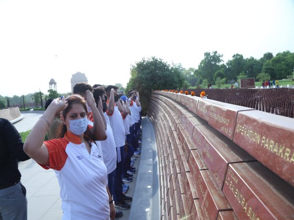 Contingent of Indian Deaflympians at the National War Memorial. (Photo- SAI Media)
