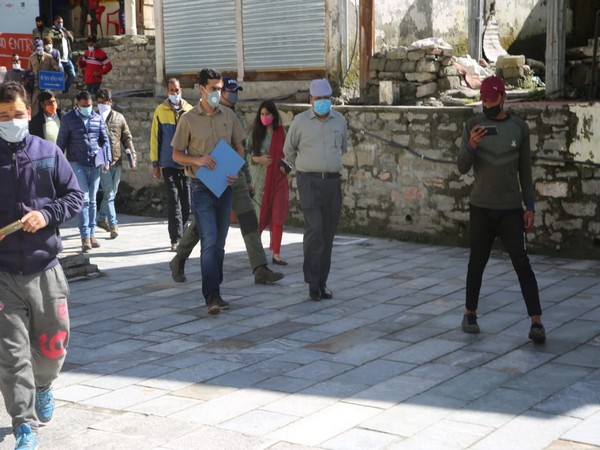Uttarakahnd Chief Secretary Om Prakash, Tourism Secretary Dilip Javalkar conducted terrestrial inspection in Kedarnath Dham