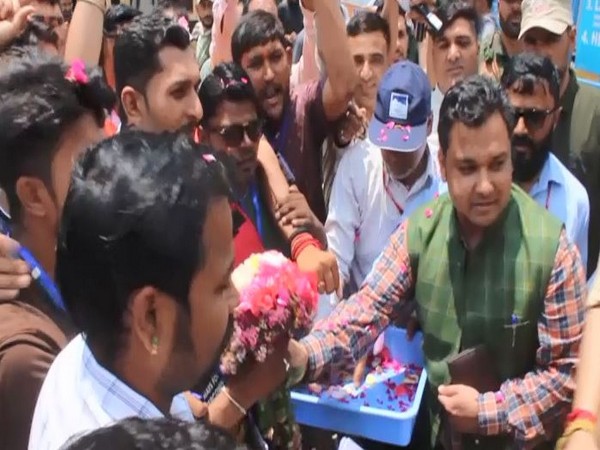 Amarnath Yatra: First batch of pilgrims reach Pahalgam (Photo/ANI)