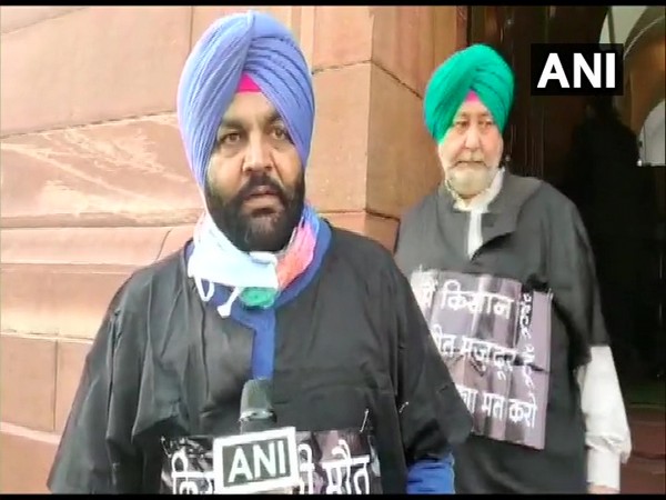 Congress MPs Jasbir Singh Gill (Right) and Gurjeet Singh Aujla. (Photo/ANI)
