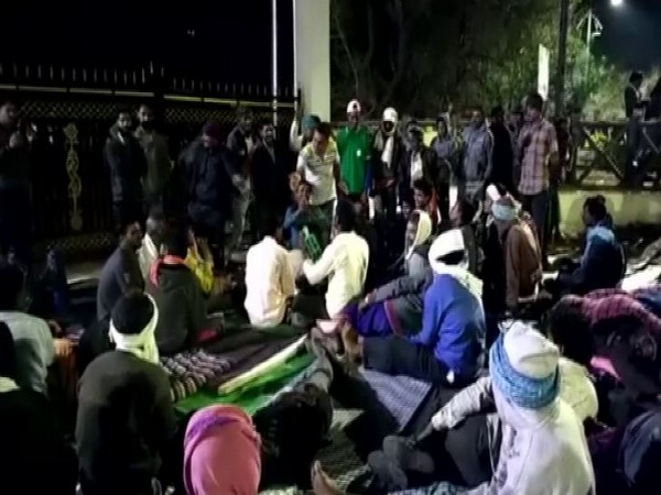 Farmers protest in Kawardha district outside district collectorate officer