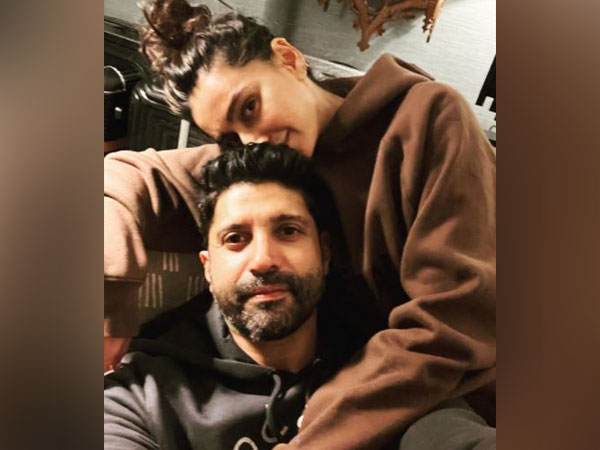 Farhan Akhtar and Shibani Dandekar (Image source: Instagram)