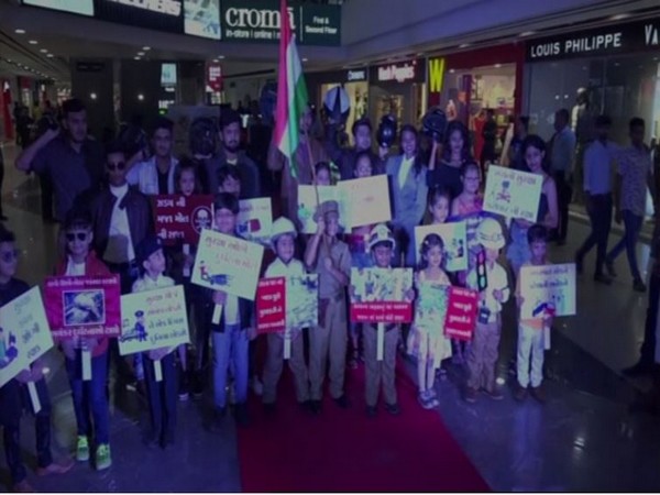 All the models posing for a group picture at the fashion show in Vadodra