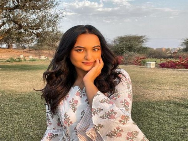Sonakshi Sinha (Image Source: Instagram)