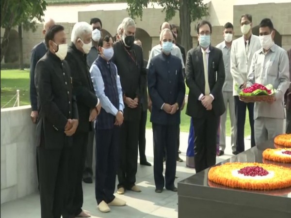 CEC Sunil Arora with election commissioners at Rajghat in New Delhi on Thursday. (Photo/ANI)