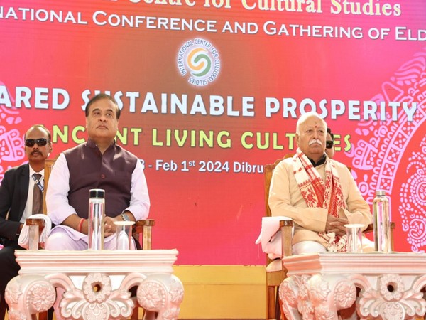 Assam CM Dr Himanta Biswa Sarma and RSS chief Dr Mohan Bhagwat. (Photo/ANI)