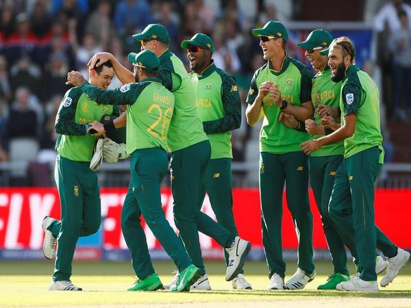 South Africa defeated Australia by 10 runs here on Sunday. 
