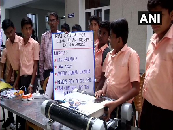 Students at National Exhibition on Science and Technology