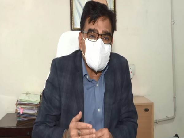 Rajasthan Animal Husbandry Director Virendra Singh giving bird-flu updates