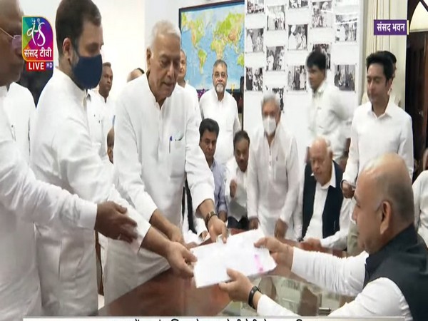 Yashwant Sinha files nomination for Presidential polls. 