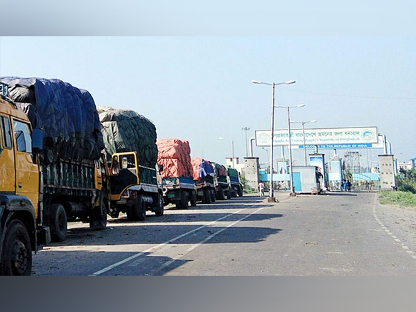 Benapole Land Port  (Picture Credit: Twitter)