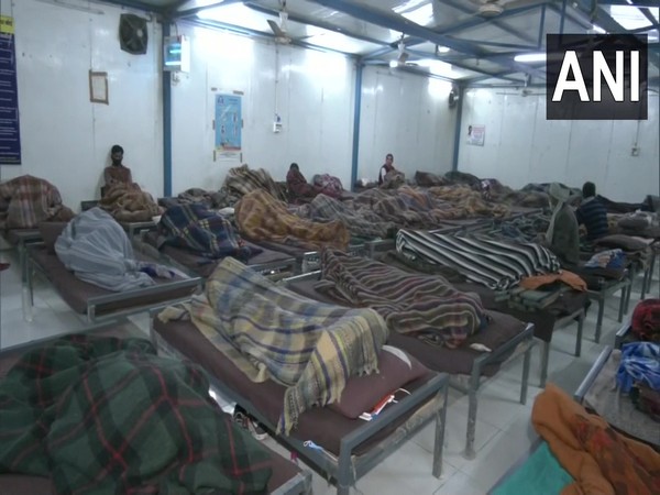Homeless takes refuge in night shelter (Photo/ANI)