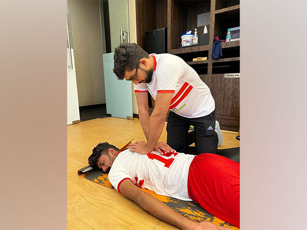 Physio Dr Adnan Badr working with Kolkata Thunderbolts player (Image: Kolkata Thunderbolts/PVL)