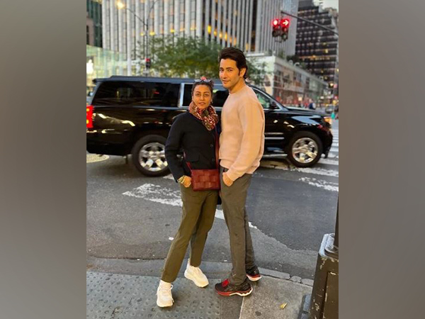 
    Namrata Shirodkar showers praise on husband Mahesh Babu
    