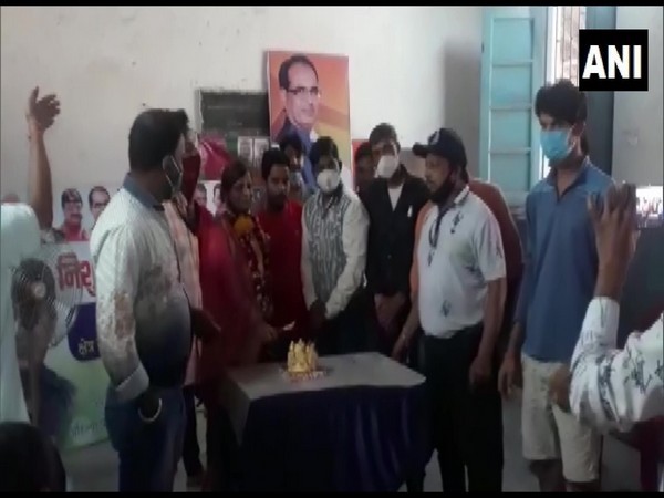 BJP worker Madhuri Jaiswal celebrating her birthday with co-workers in Indore's government school (ANI).