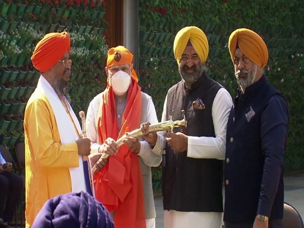 Prime Minister Narendra Modi meeting prominent Sikhs across country at his residence. (Photo/ANI)