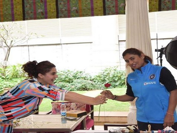 Taapsee Pannu with Mithali Raj 