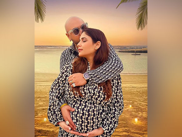 B Praak with wife Meera Bachan (Image source: Instagram)