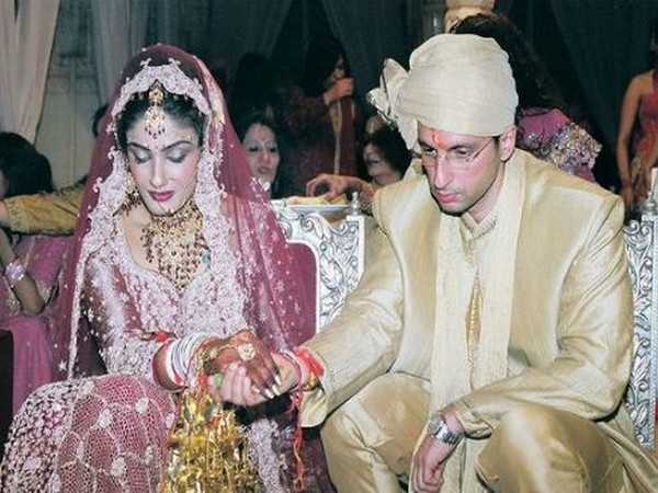 Throwback picture of Raveena Tandon with husband Anil Thadani from their wedding day (Image source: Instagram)