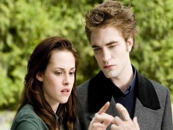 Kristen Stewart, Robert Pattinson in a still from 'Twilight' (Image source: Instagram)