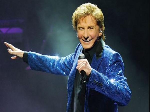 Barry Manilow (Image source: Twitter)