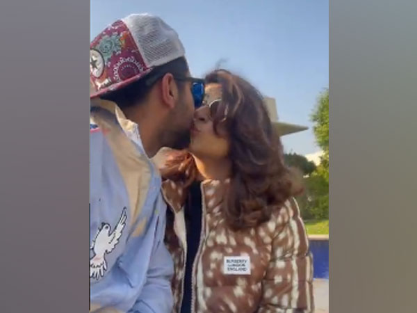 Actor Ayushmann Khurrana with wife Tahira Kashyap (Image Source: Instagram)