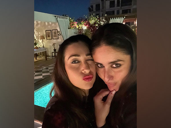 Kareena Kappor with Karisma Kapoor (Image source: Instagram)