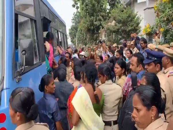 Visuals from the scuffle which broke out on Friday between women protestors and police in Amaravati's Mandadam village. Photo/ANI