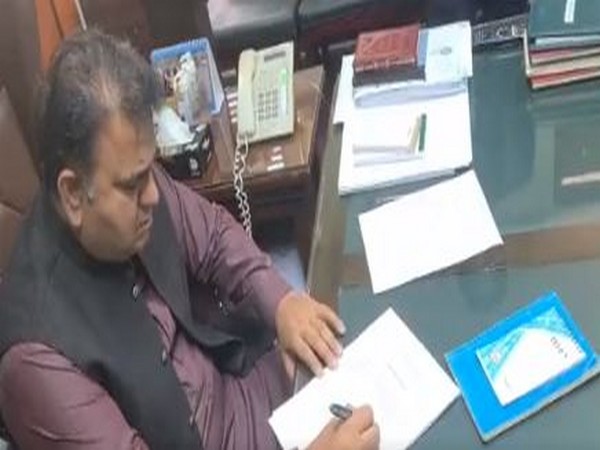 Federal Minister for Information and Law Fawad Chaudhry has taken over the additional post of Minister of Law and Justice (Twitter: Fawad Chaudhry)