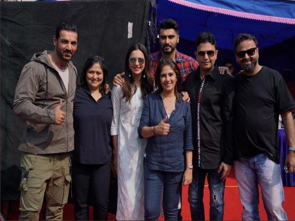 Cast and crew of Arjun Kapoor's next untitled film (Image Courtesy: Twitter)