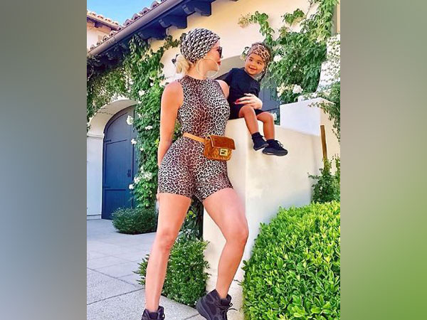 Khloé Kardashian and daughter True Thompson, Image Courtesy: Instagram