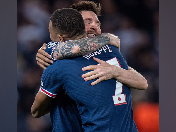 Lionel Messi and Kylian Mbappe (Photo: Twitter/UEFA Champions League)
