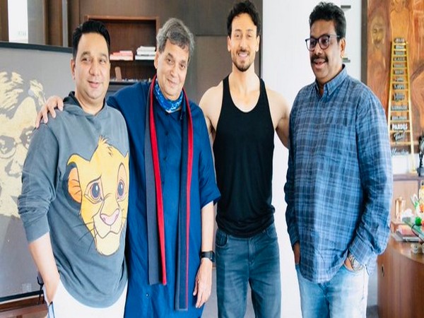 Ahmed Khan, Subhash Ghai, Tiger Shroff, cinematographer Kabir (L to R) (Image source: Twitter)